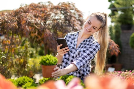 happy-customer-in-shopping-center-planning-garden-2021-08-30-00-08-12-utc