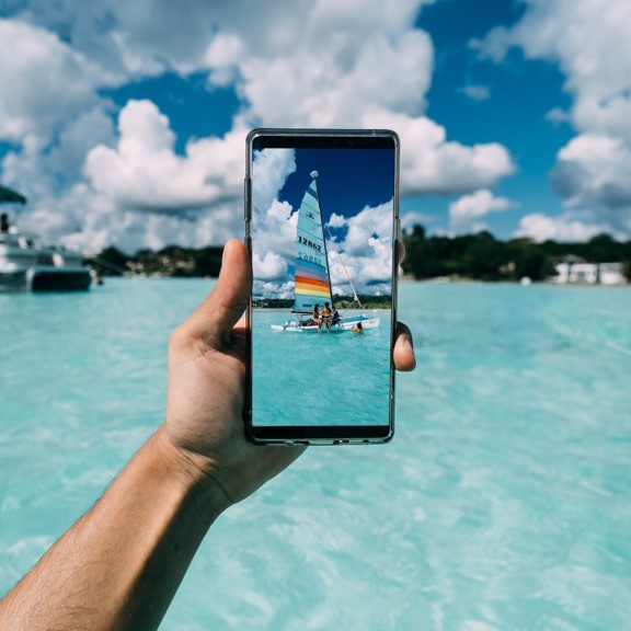 video_phone_photo_sea_boat_blue_beach_experience_test_advice_place_destination